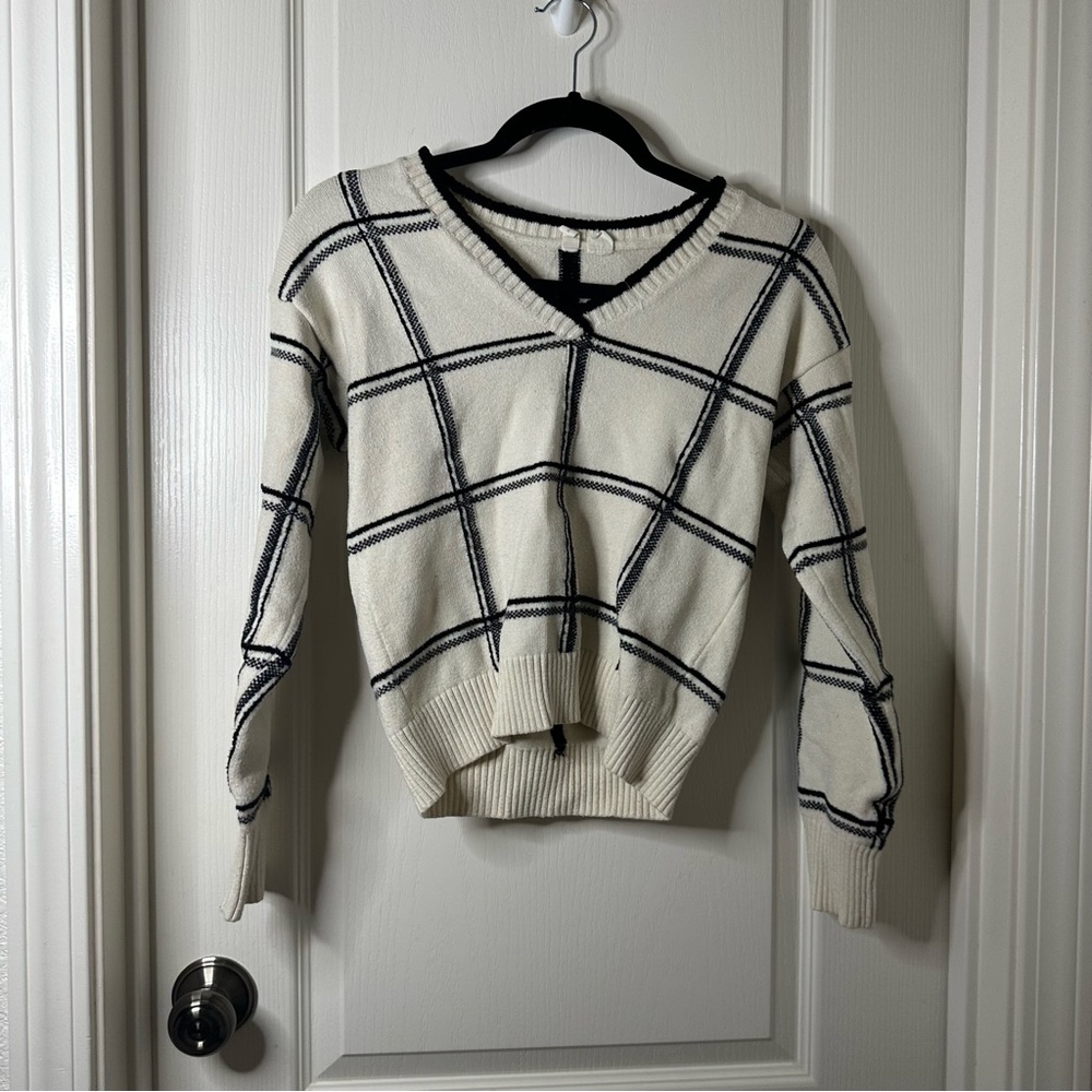 Anthropologie MOTH Ivory/Black V-Neck Windowpane Patterned Long-Sleeve Top